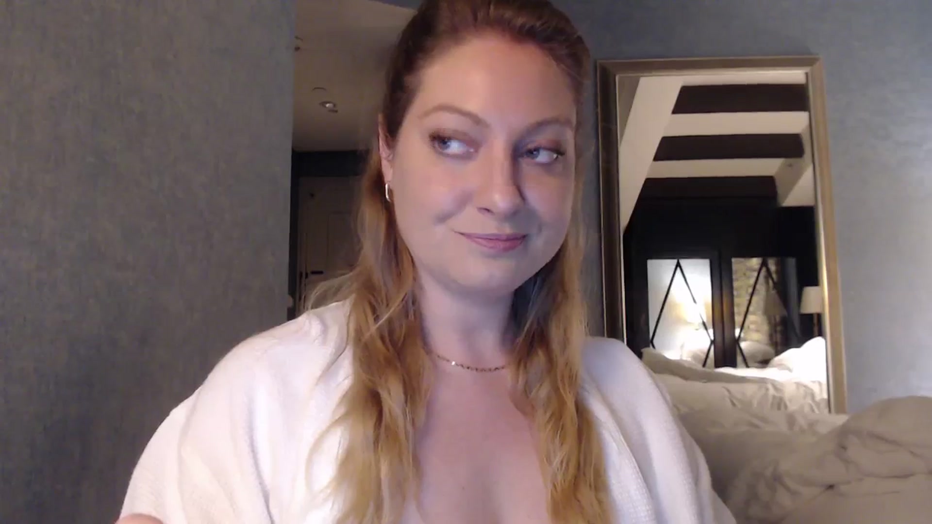 Gallery image thumbnail from VeronicaOMG's myfreecams stream on, 02/14/2024, 19:34 image 10 of 20