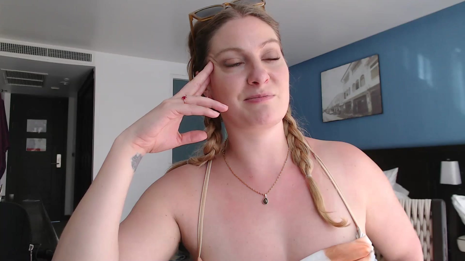 Gallery image thumbnail from VeronicaOMG's myfreecams stream on, 02/17/2024, 02:55 image 5 of 20