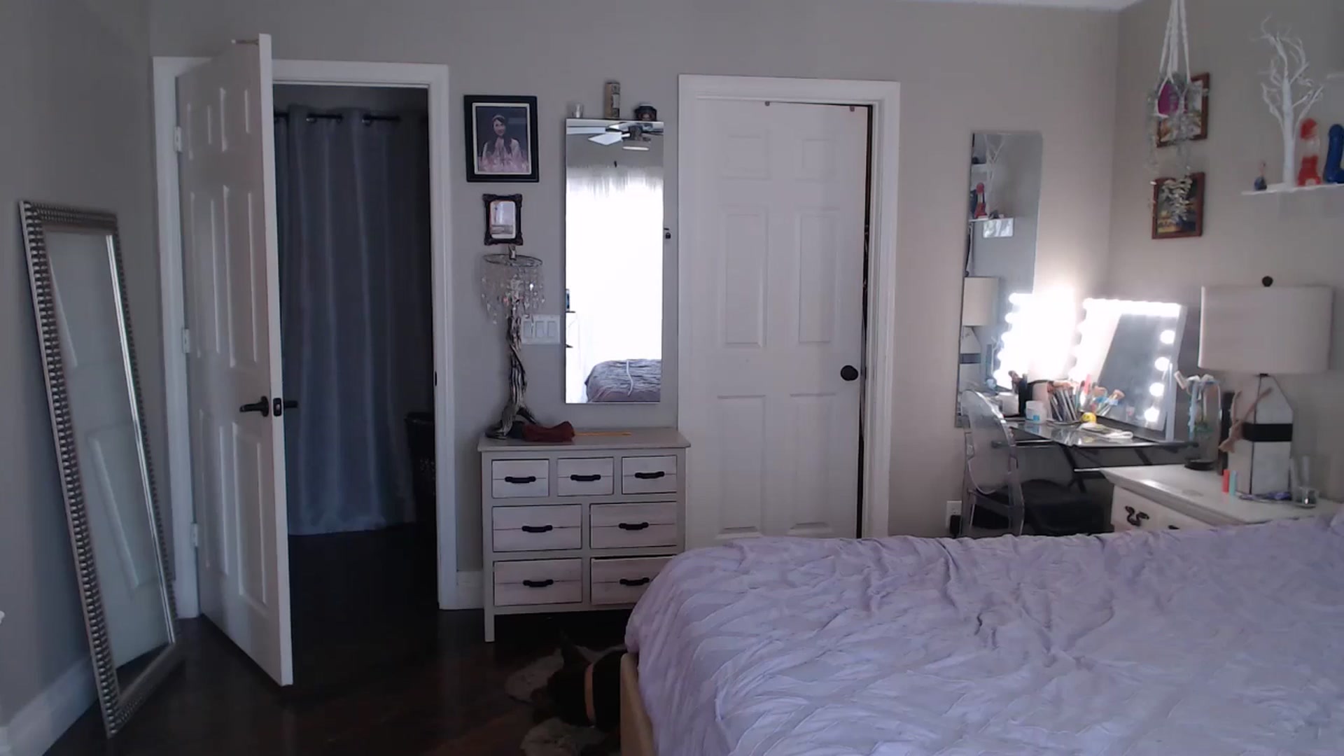 Gallery image thumbnail from VeronicaOMG's myfreecams stream on, 05/19/2024, 20:11 image 11 of 20