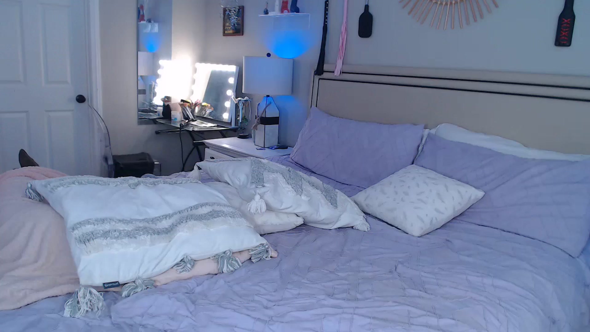 Gallery image thumbnail from VeronicaOMG's myfreecams stream on, 05/22/2024, 02:15 image 1 of 20