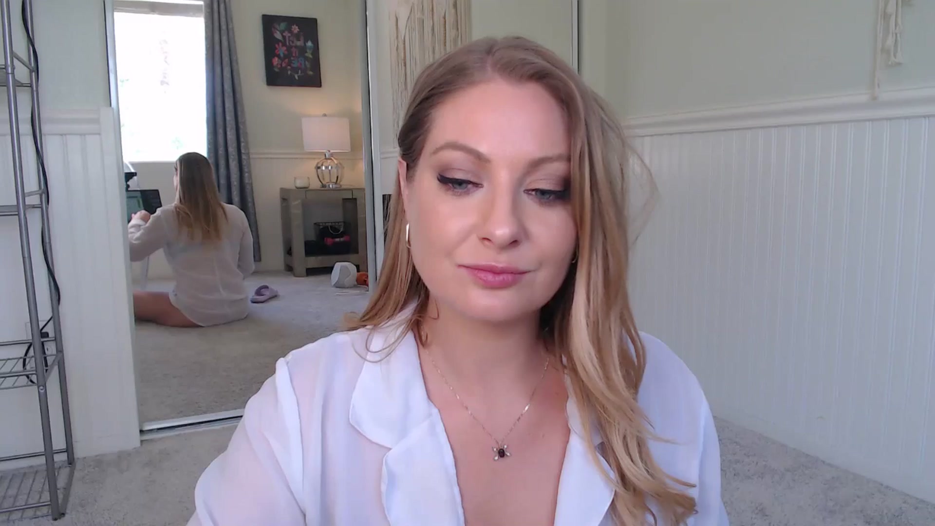 Gallery image thumbnail from VeronicaOMG's myfreecams stream on, 05/25/2024, 21:09 image 19 of 20