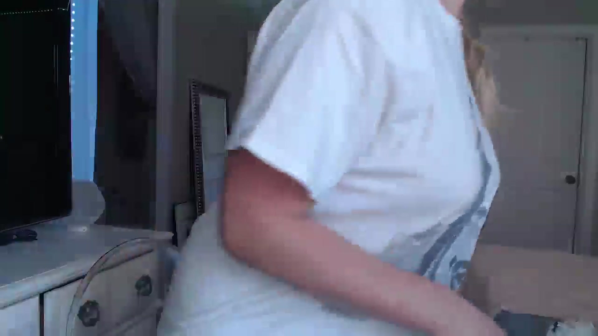 Gallery image thumbnail from VeronicaOMG's myfreecams stream on, 07/03/2024, 02:10 image 5 of 20