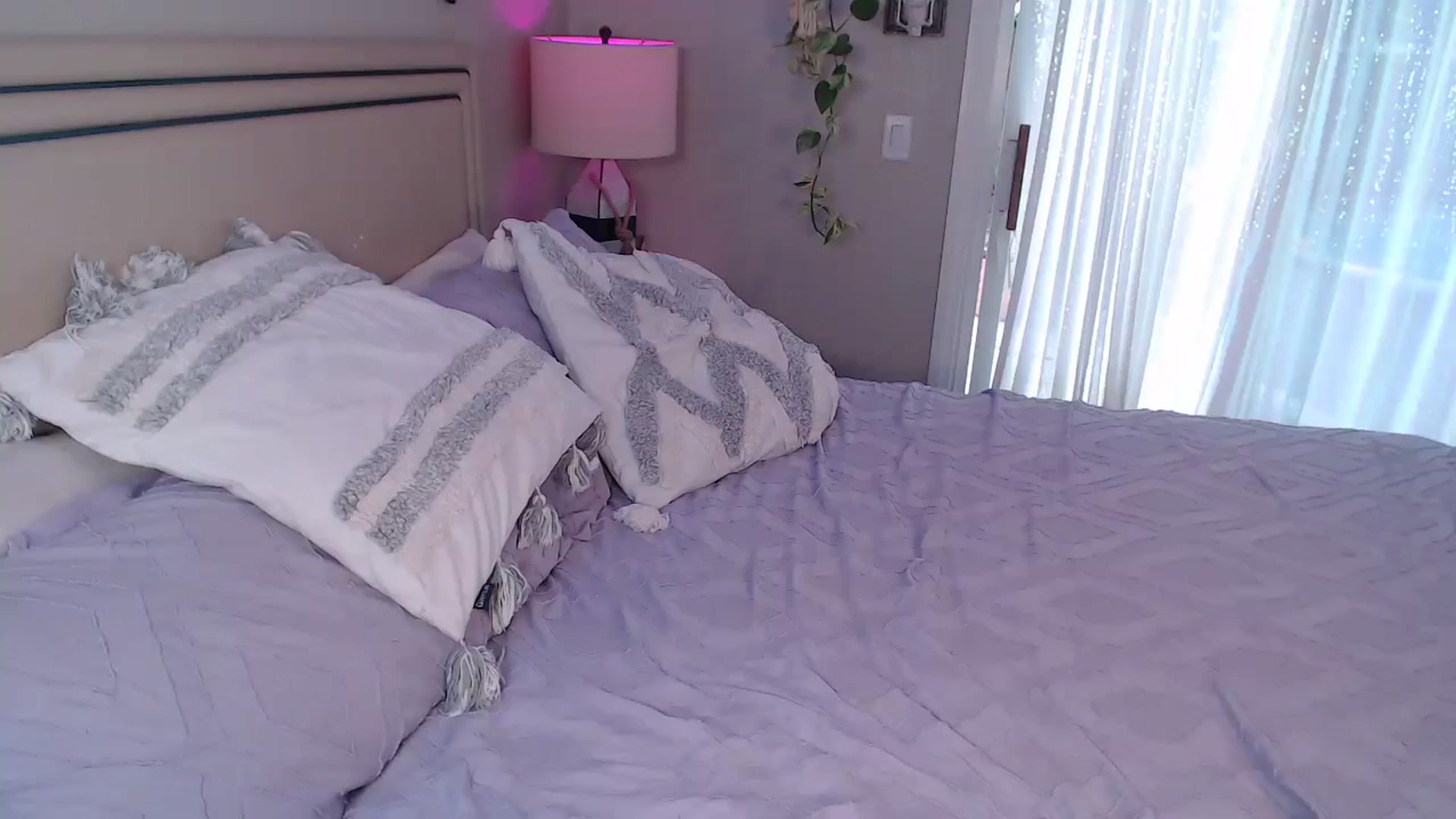 Gallery image thumbnail from VeronicaOMG's myfreecams stream on, 07/17/2024, 03:03 image 12 of 20