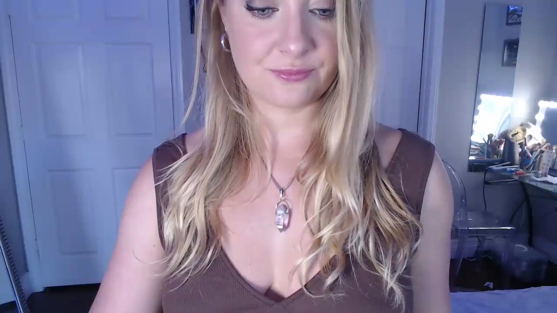 Gallery image thumbnail from VeronicaOMG's myfreecams stream on, 07/19/2024, 18:08 image 1 of 20