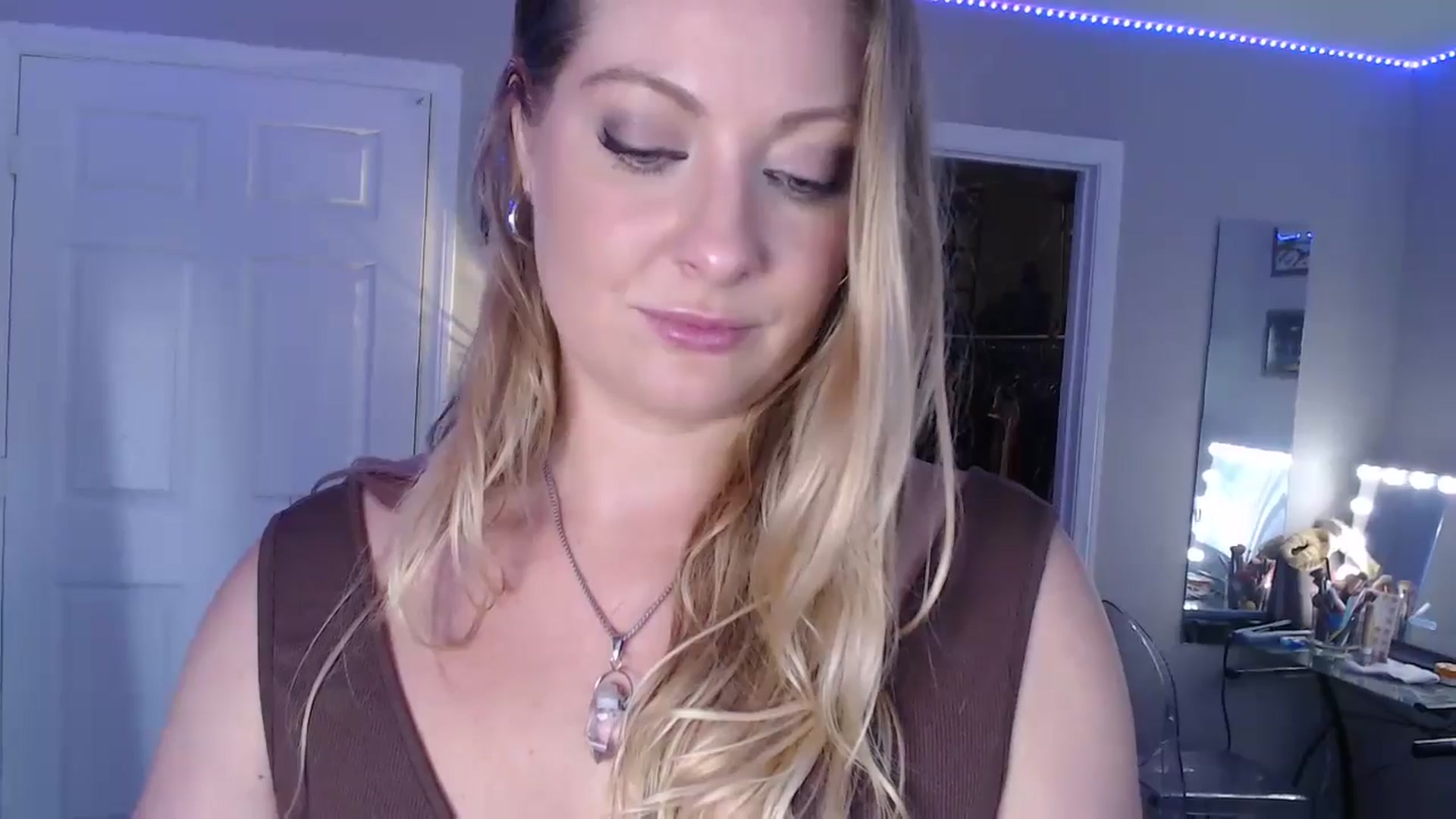 Gallery image thumbnail from VeronicaOMG's myfreecams stream on, 07/19/2024, 20:06 image 2 of 20