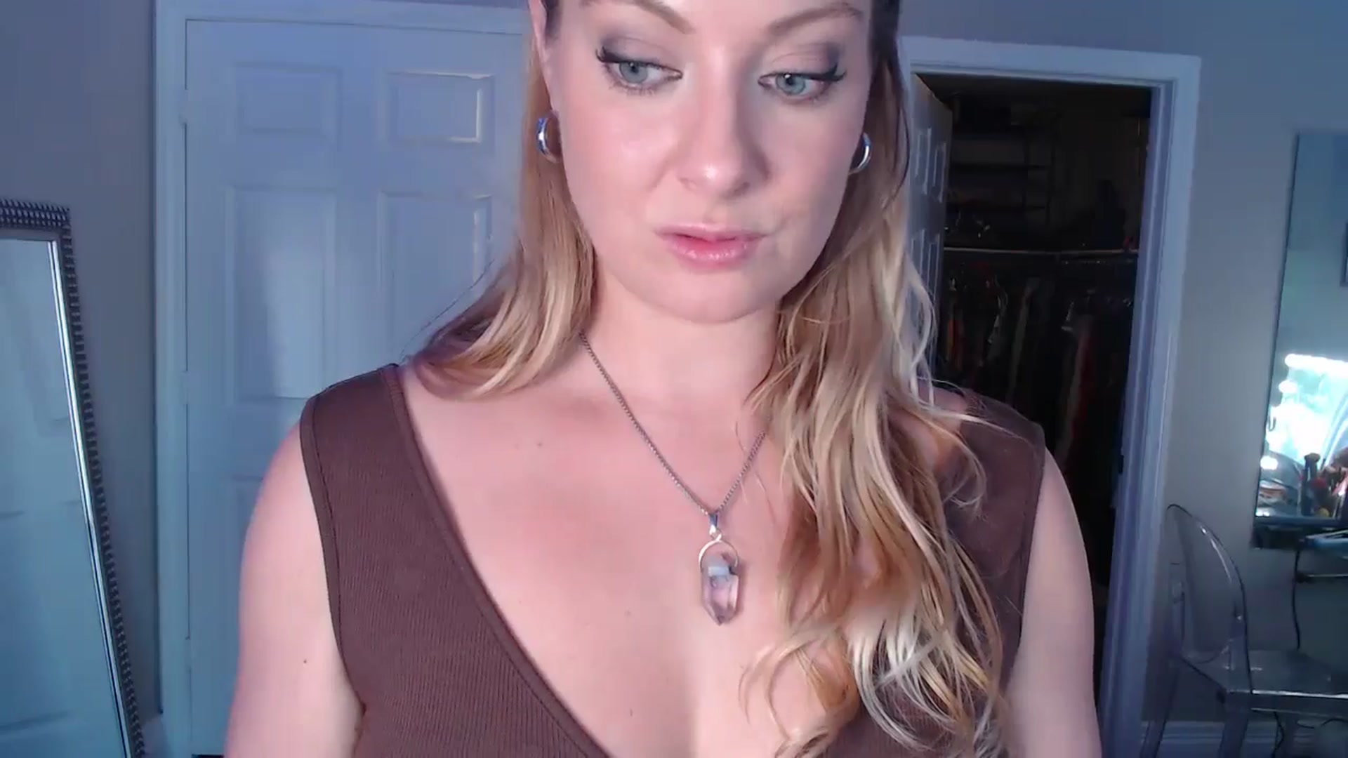 Gallery image thumbnail from VeronicaOMG's myfreecams stream on, 07/19/2024, 20:06 image 4 of 20