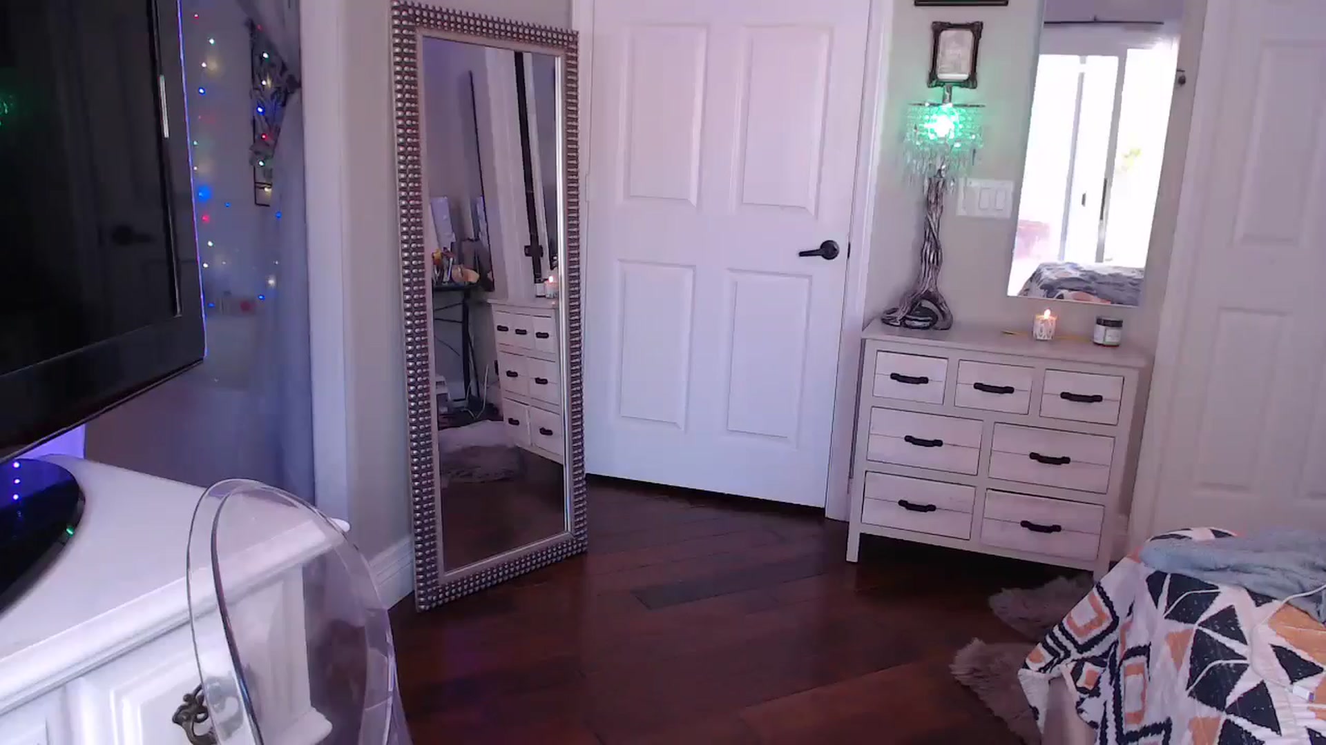 Gallery image thumbnail from VeronicaOMG's myfreecams stream on, 07/21/2024, 20:19 image 18 of 20