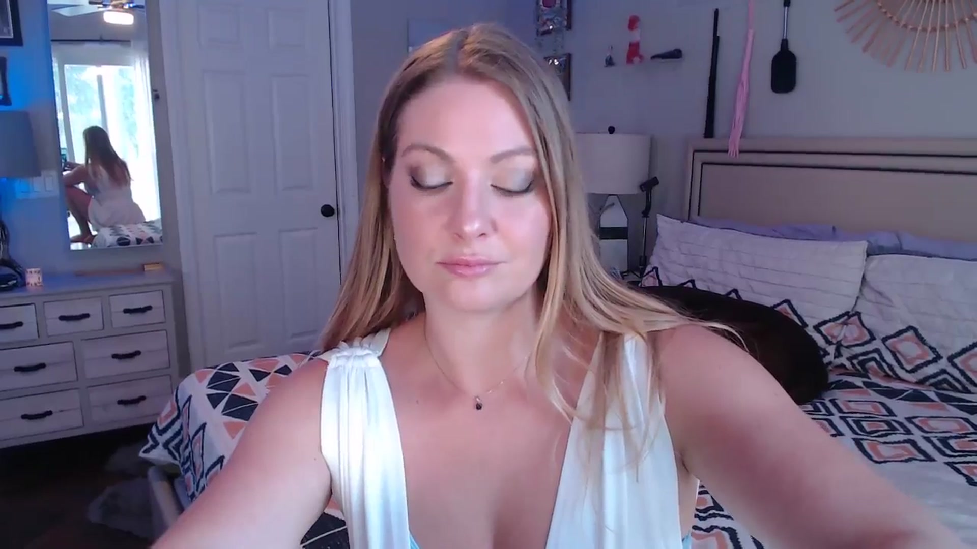 Gallery image thumbnail from VeronicaOMG's myfreecams stream on, 07/27/2024, 17:55 image 2 of 20