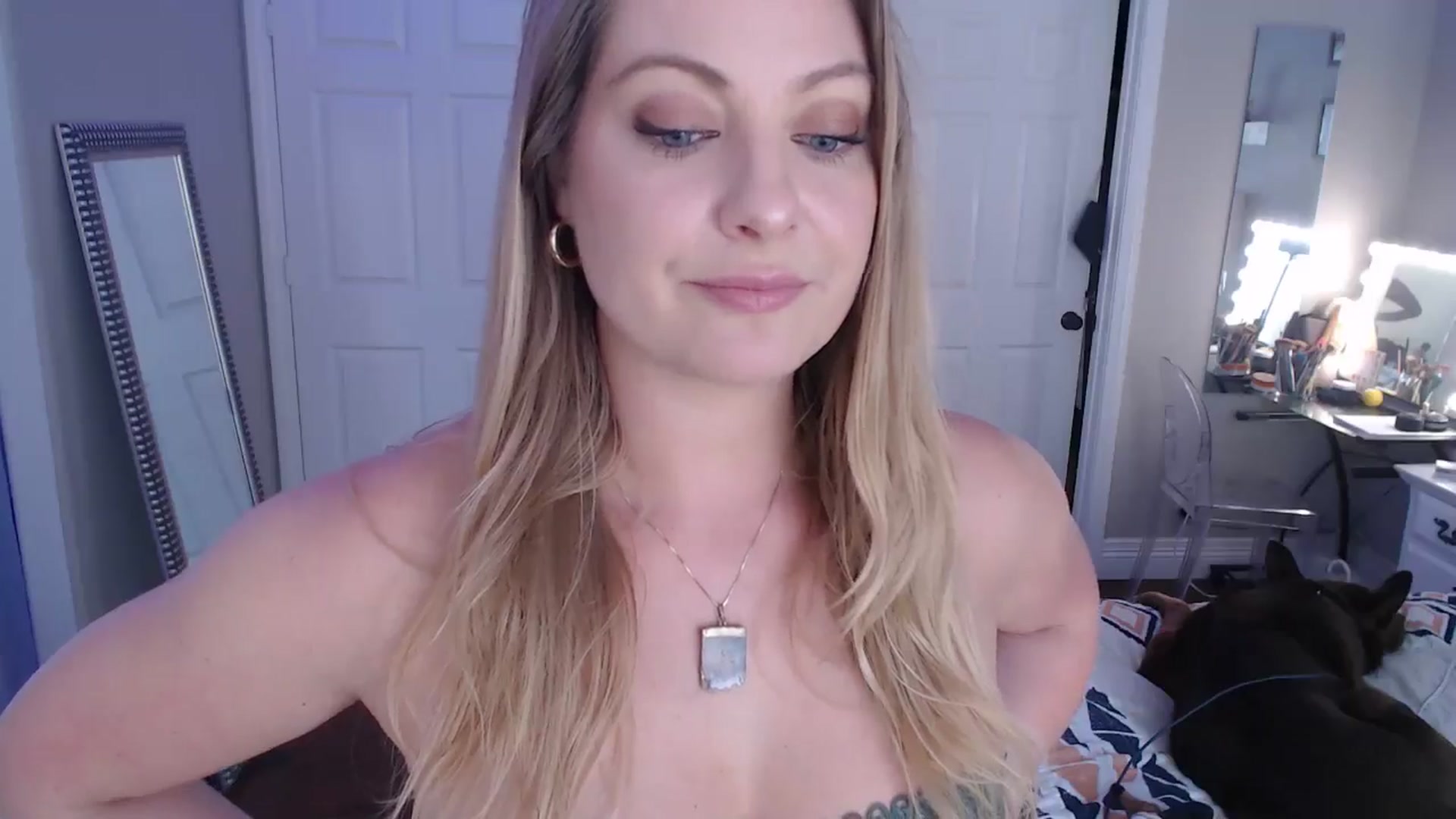 Gallery image thumbnail from VeronicaOMG's myfreecams stream on, 08/10/2024, 23:33 image 19 of 20
