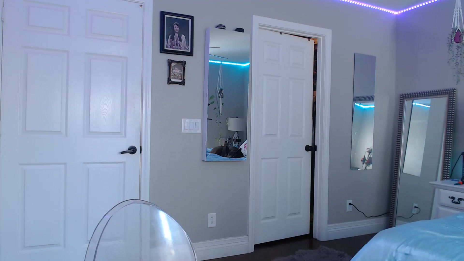 Gallery image thumbnail from VeronicaOMG's myfreecams stream on, 08/14/2024, 01:00 image 7 of 20