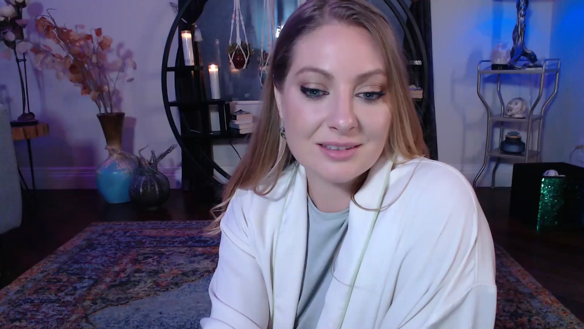 Gallery image thumbnail from VeronicaOMG's myfreecams stream on, 08/21/2024, 04:37 image 1 of 20