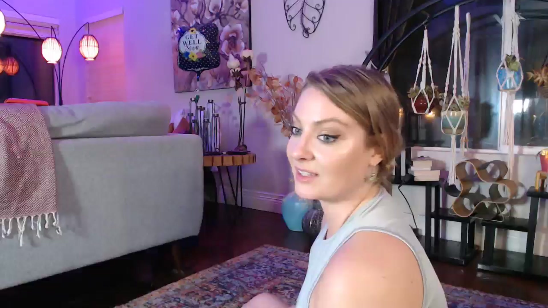 Gallery image thumbnail from VeronicaOMG's myfreecams stream on, 08/21/2024, 04:37 image 16 of 20