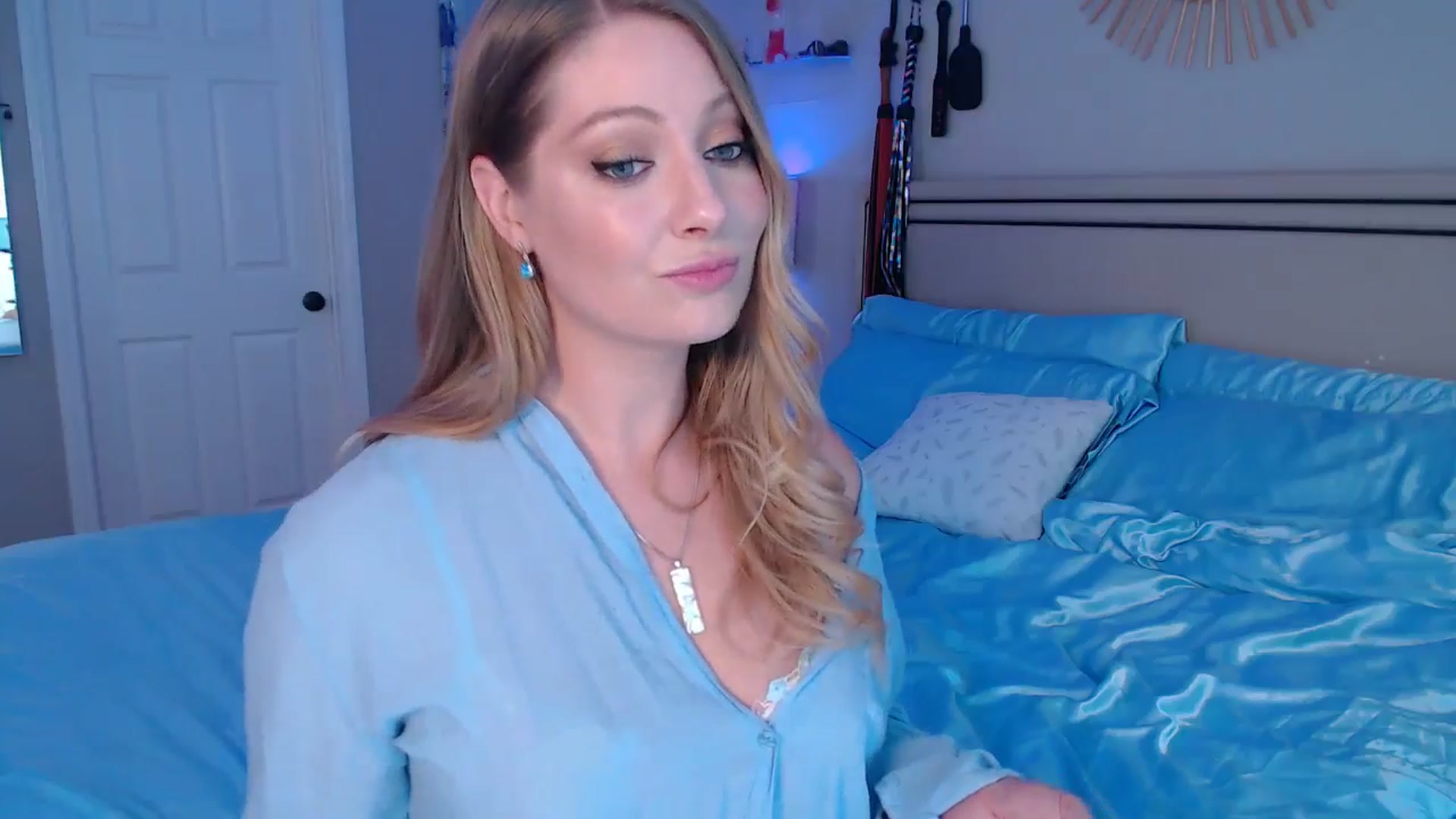 Gallery image thumbnail from VeronicaOMG's myfreecams stream on, 08/21/2024, 20:44 image 6 of 20