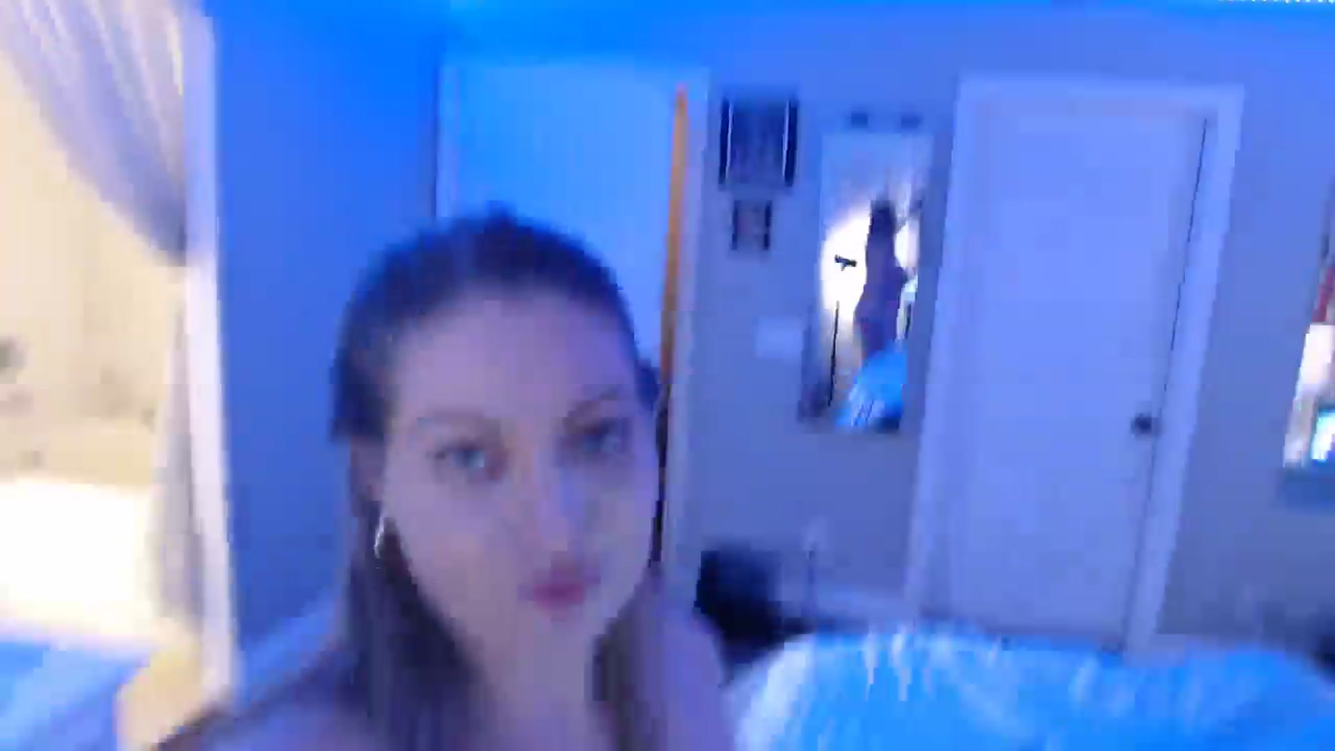 Gallery image thumbnail from VeronicaOMG's myfreecams stream on, 08/29/2024, 03:48 image 15 of 20
