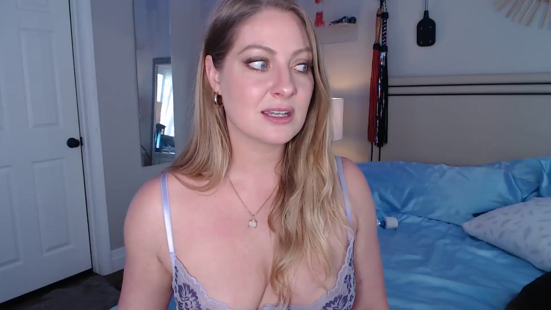 Gallery image thumbnail from VeronicaOMG's myfreecams stream on, 08/31/2024, 18:11 image 14 of 20