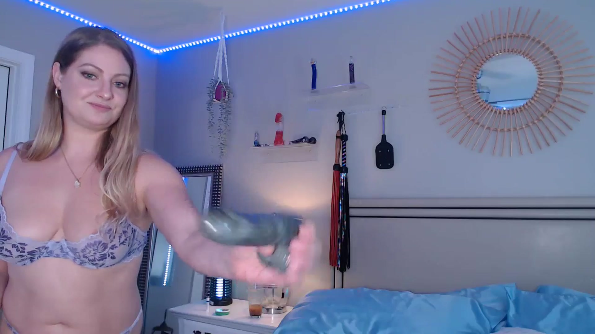 Gallery image thumbnail from VeronicaOMG's myfreecams stream on, 08/31/2024, 18:11 image 4 of 20