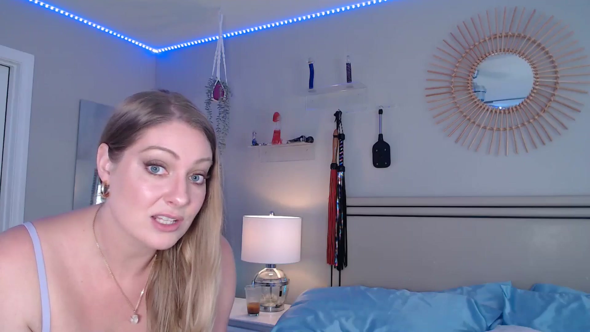 Gallery image thumbnail from VeronicaOMG's myfreecams stream on, 08/31/2024, 18:11 image 7 of 20