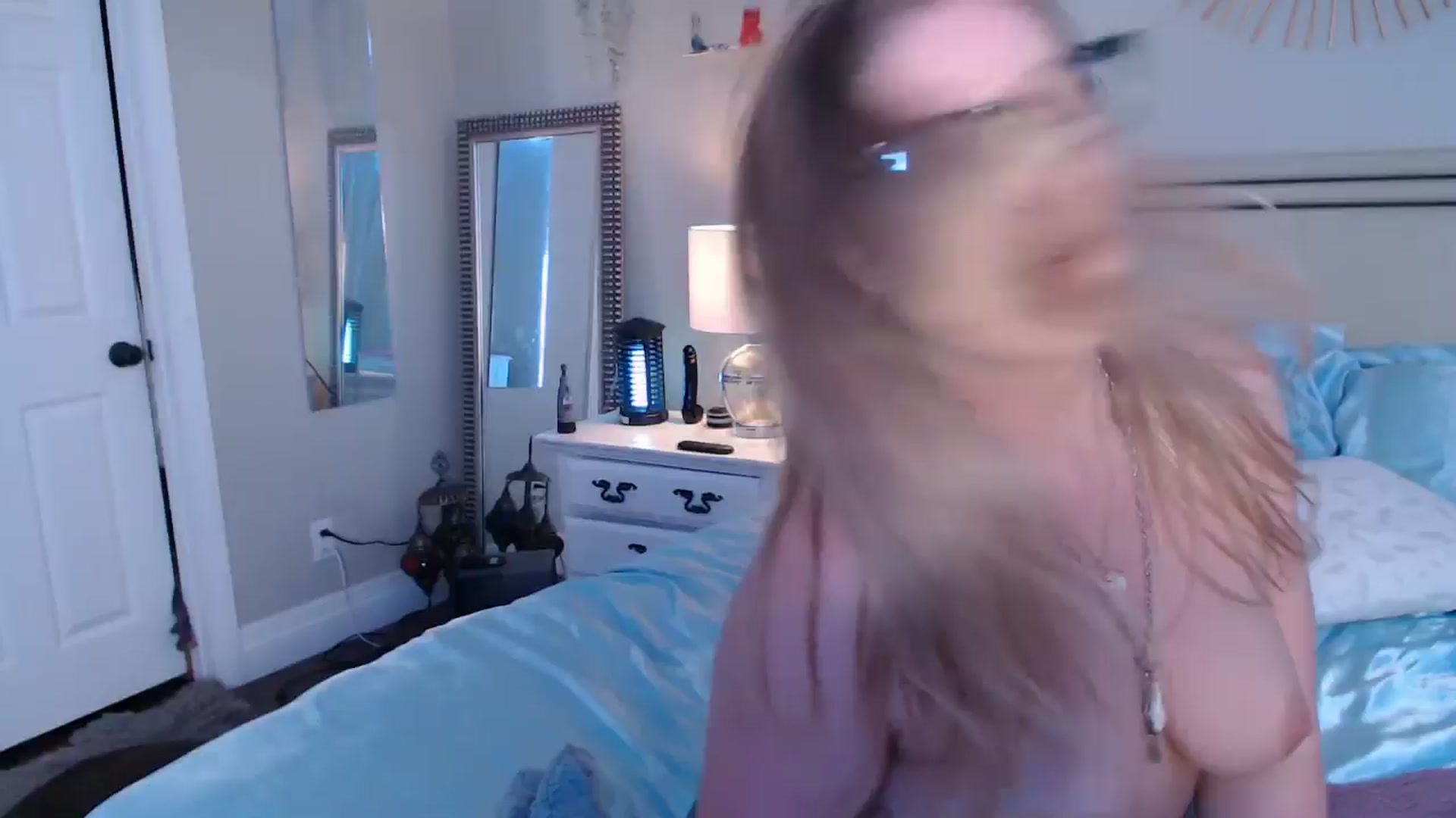 Gallery image thumbnail from VeronicaOMG's myfreecams stream on, 09/04/2024, 02:36 image 2 of 20