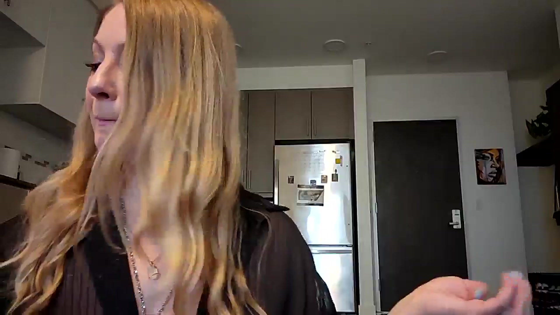 Gallery image thumbnail from VeronicaOMG's myfreecams stream on, 09/04/2024, 21:00 image 3 of 20