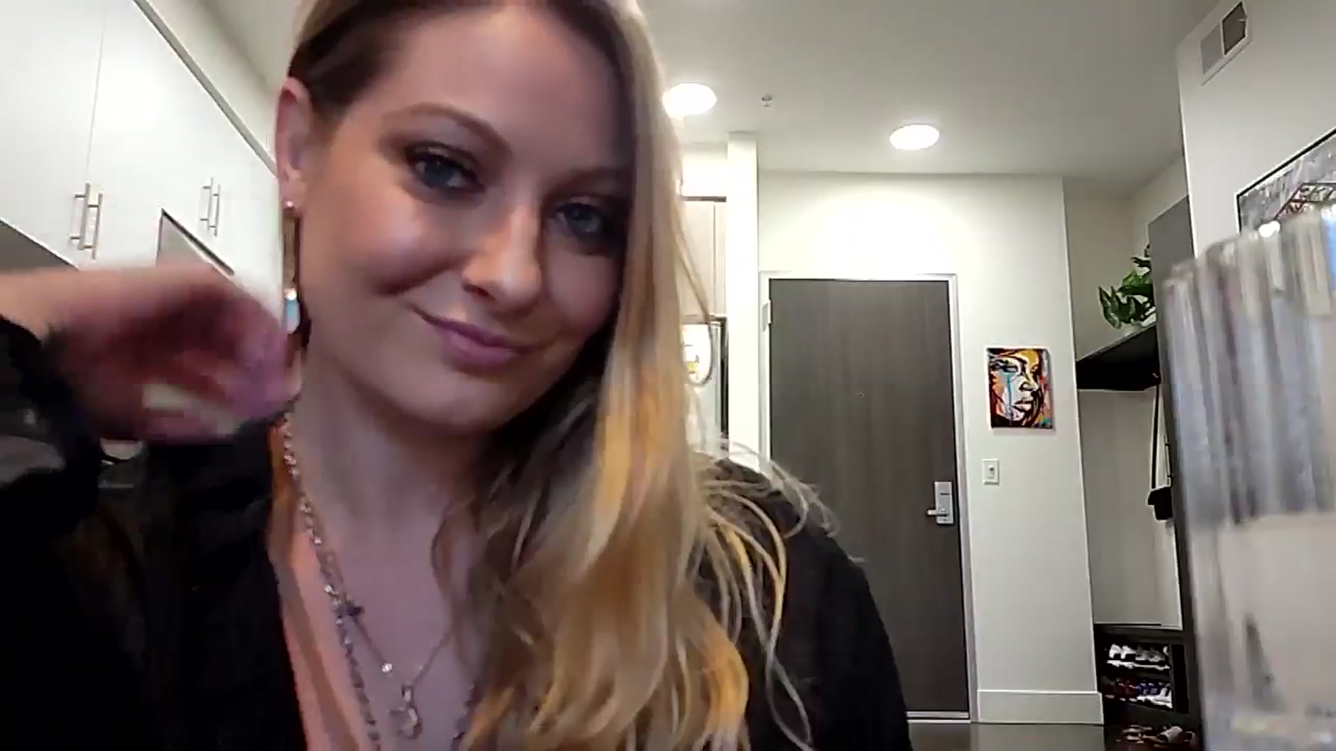 Gallery image thumbnail from VeronicaOMG's myfreecams stream on, 09/04/2024, 21:00 image 9 of 20