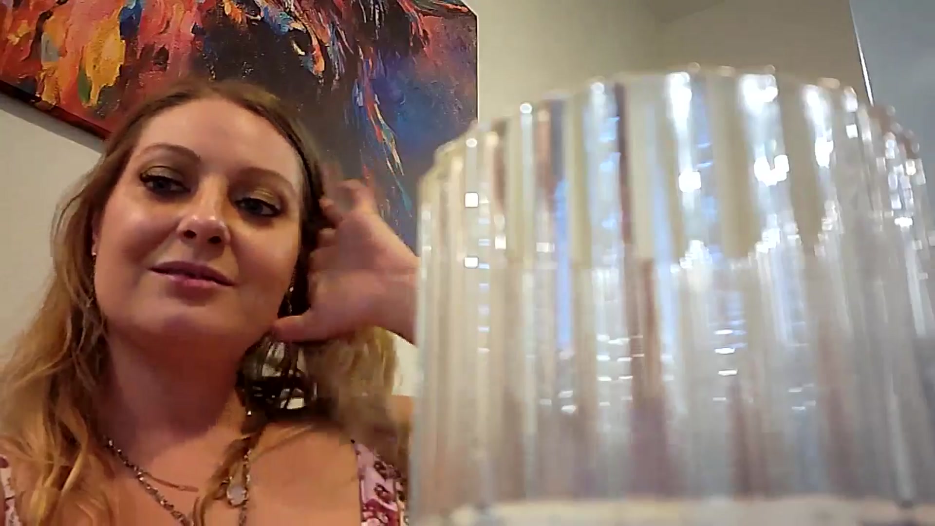 Gallery image thumbnail from VeronicaOMG's myfreecams stream on, 09/04/2024, 23:40 image 14 of 20