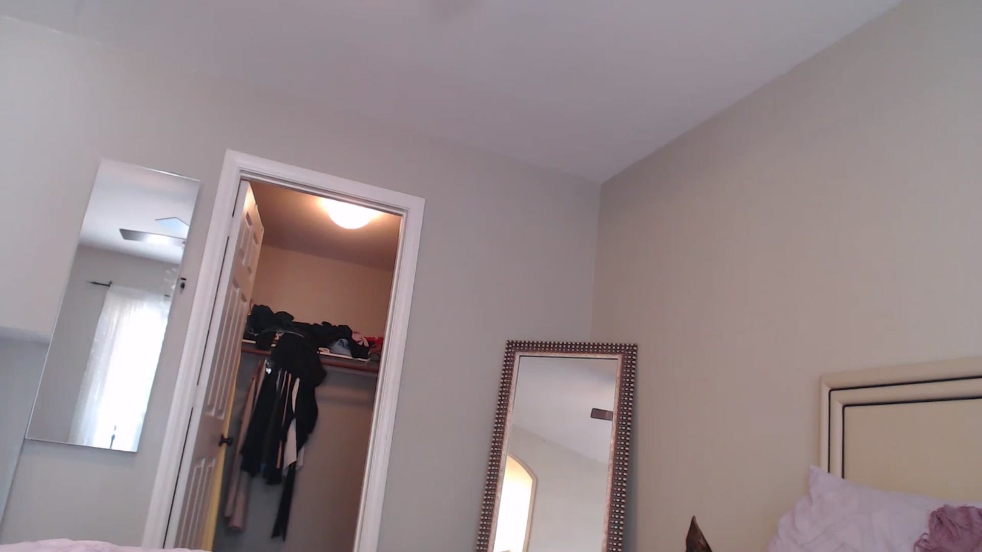 Gallery image thumbnail from VeronicaOMG's myfreecams stream on, 09/19/2024, 21:41 image 6 of 20