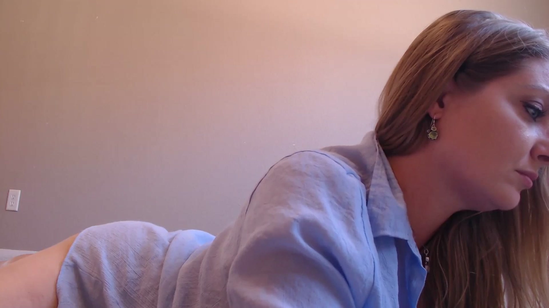 Gallery image thumbnail from VeronicaOMG's myfreecams stream on, 09/21/2024, 21:04 image 19 of 20