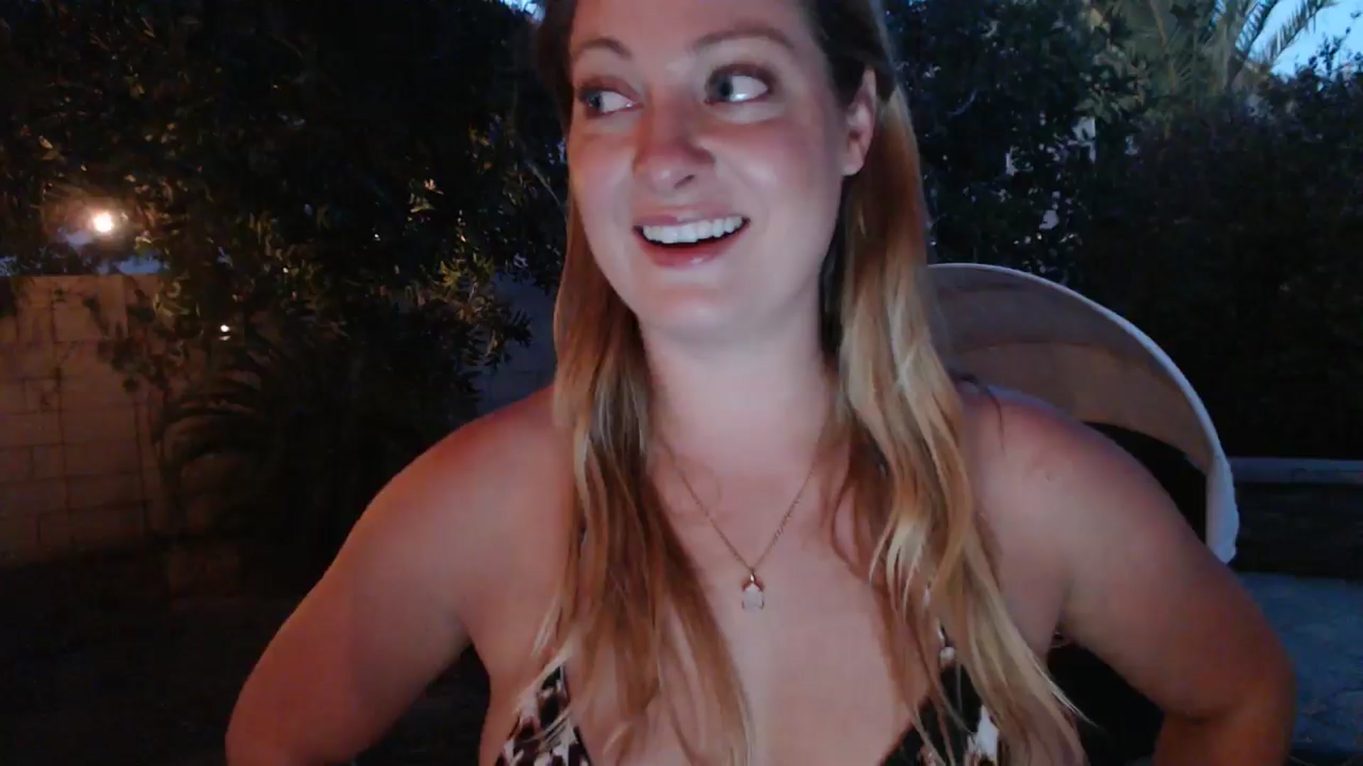 Gallery image thumbnail from VeronicaOMG's myfreecams stream on, 10/02/2024, 01:49 image 15 of 20
