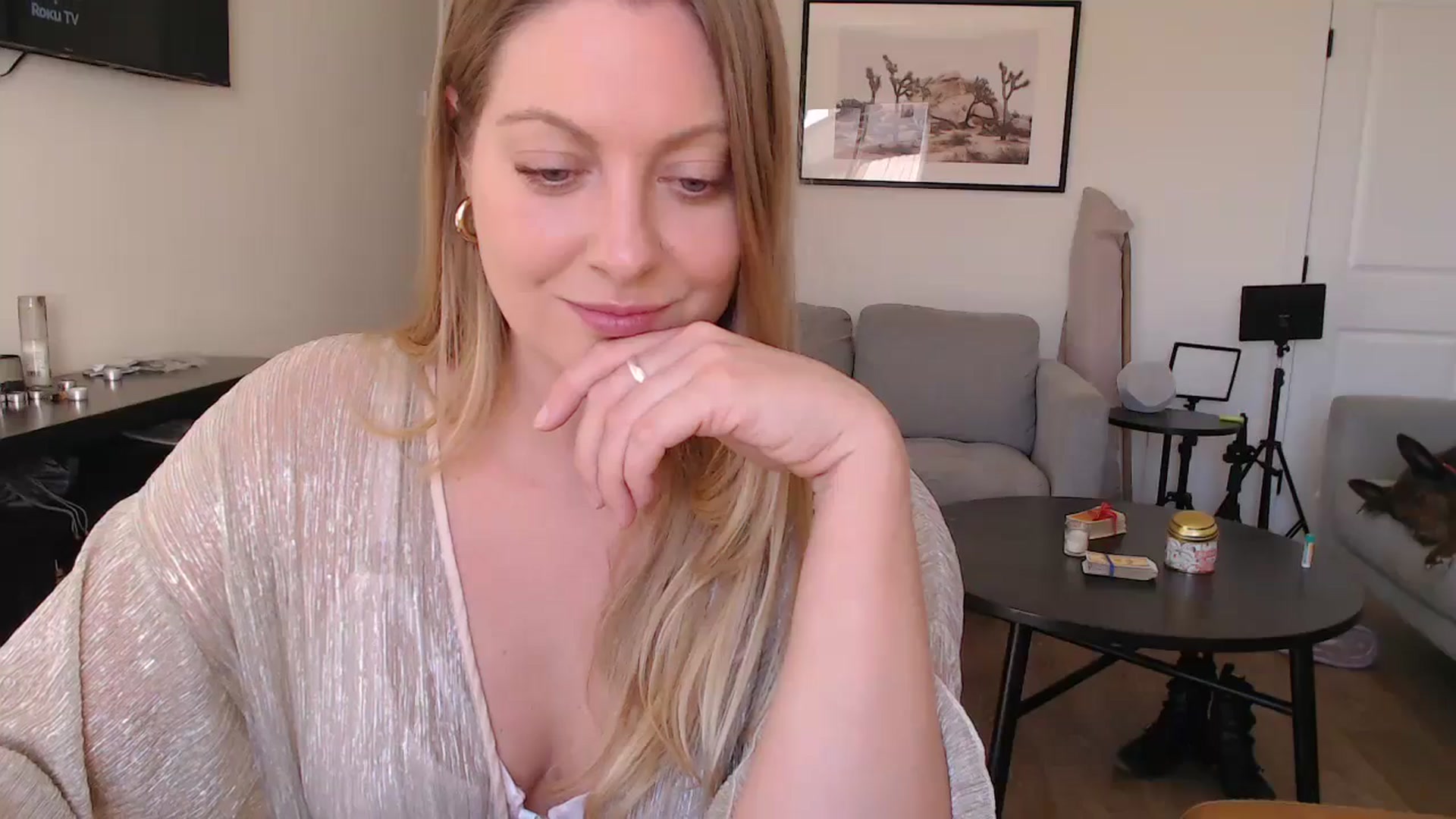 Gallery image thumbnail from VeronicaOMG's myfreecams stream on, 10/17/2024, 18:03 image 6 of 20