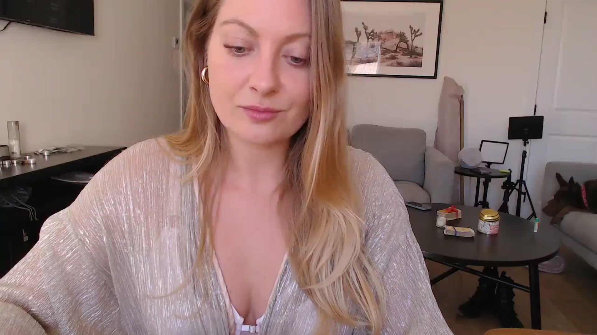 Gallery image thumbnail from VeronicaOMG's myfreecams stream on, 10/17/2024, 18:03 image 2 of 20