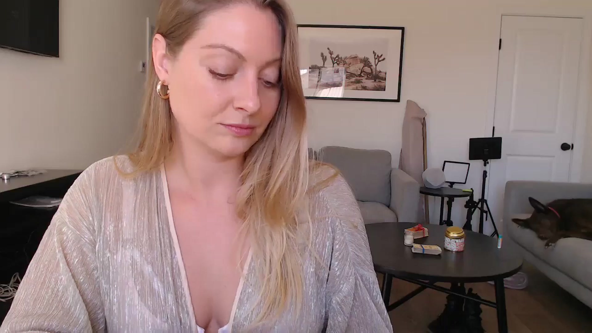 Gallery image thumbnail from VeronicaOMG's myfreecams stream on, 10/17/2024, 18:03 image 14 of 20
