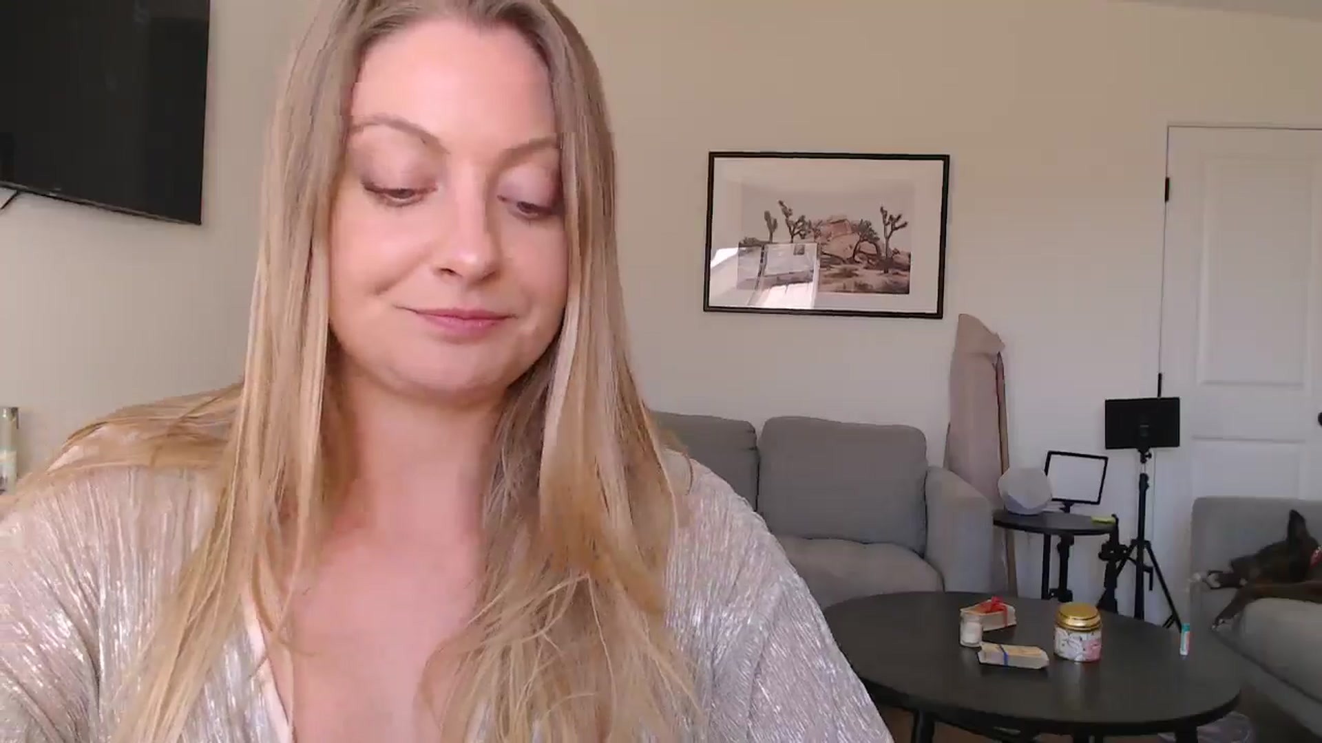 Gallery image thumbnail from VeronicaOMG's myfreecams stream on, 10/17/2024, 18:36 image 8 of 20