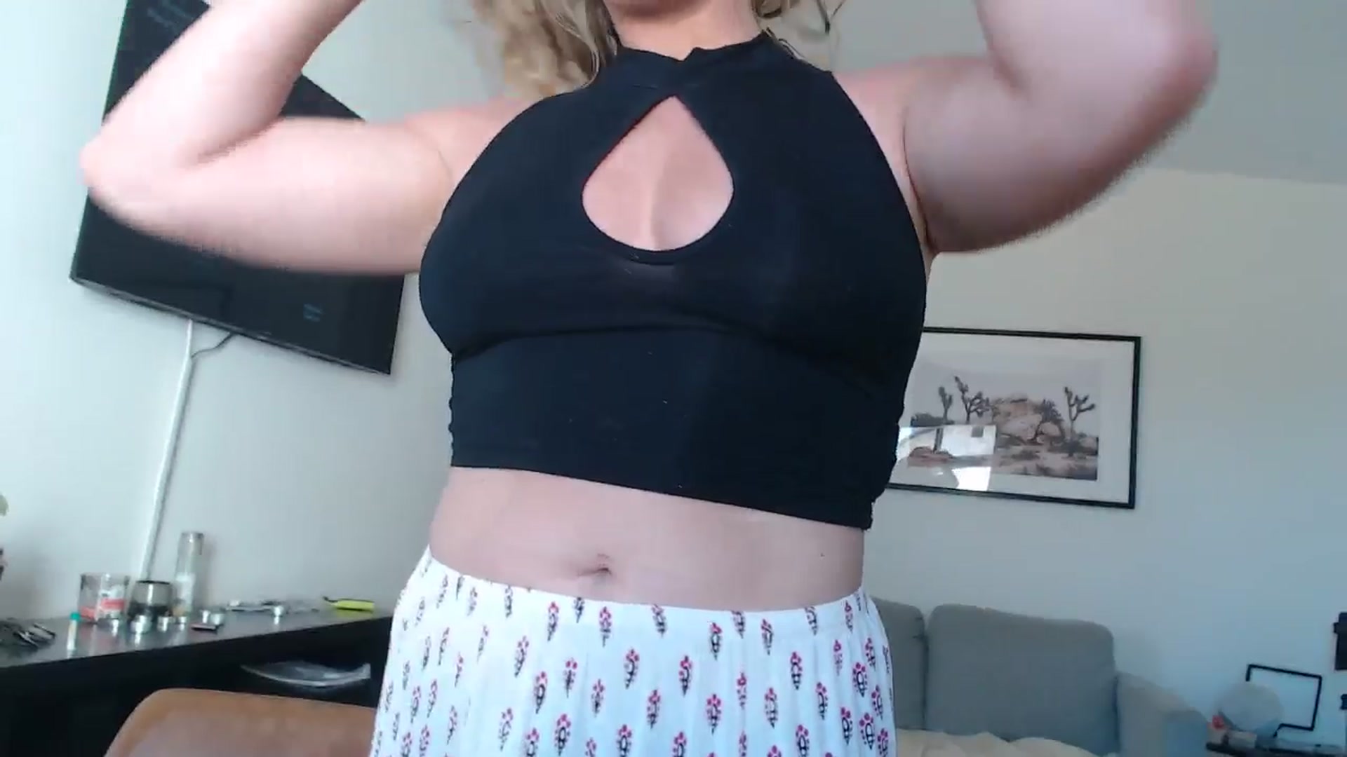 Gallery image thumbnail from VeronicaOMG's myfreecams stream on, 10/23/2024, 20:25 image 5 of 20