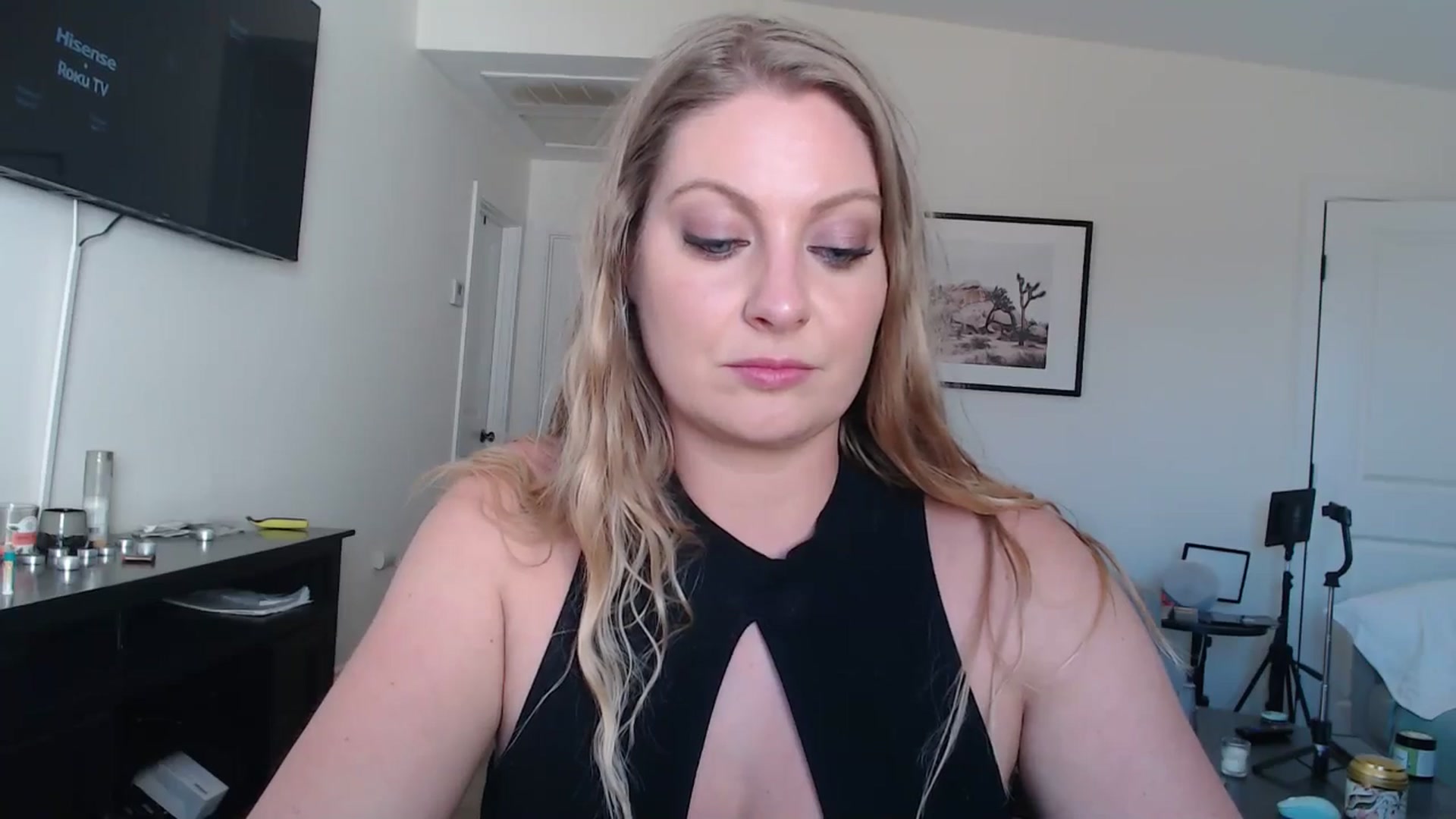 Gallery image thumbnail from VeronicaOMG's myfreecams stream on, 10/23/2024, 20:25 image 3 of 20