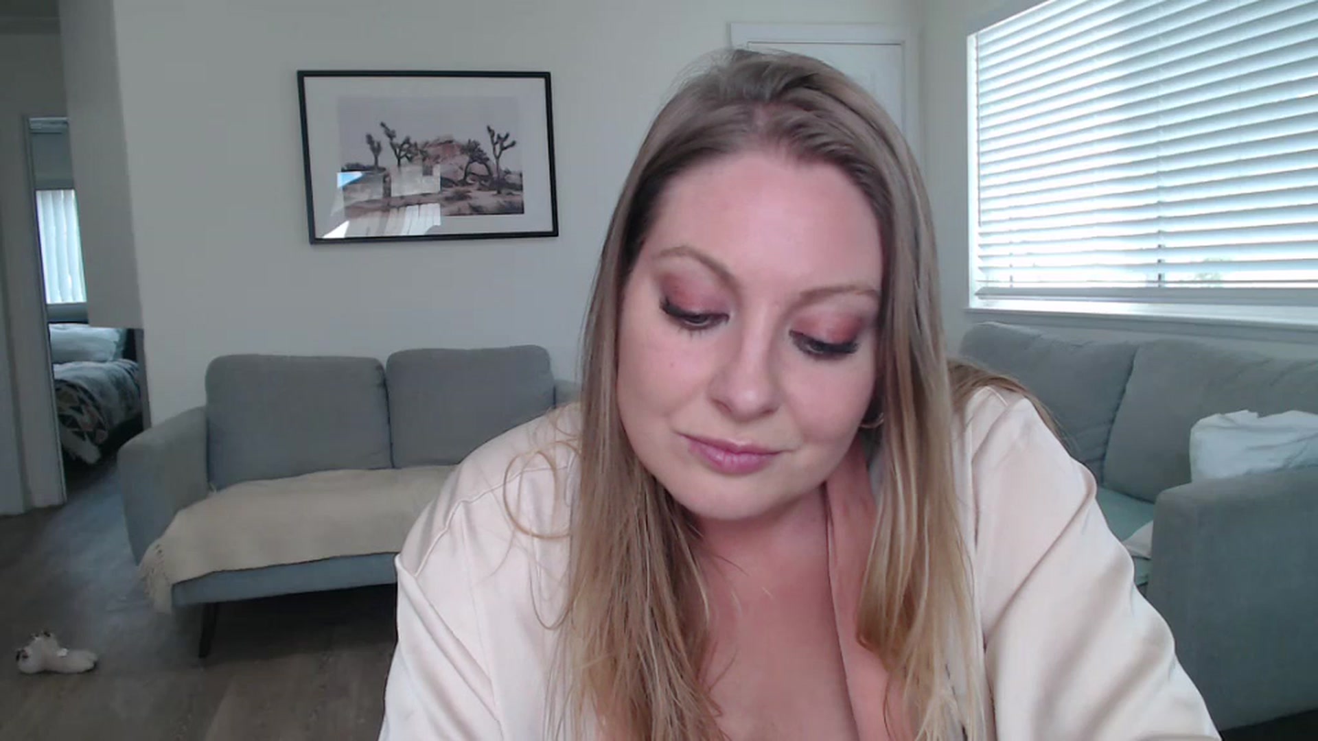 Gallery image thumbnail from VeronicaOMG's myfreecams stream on, 10/29/2024, 21:07 image 19 of 20