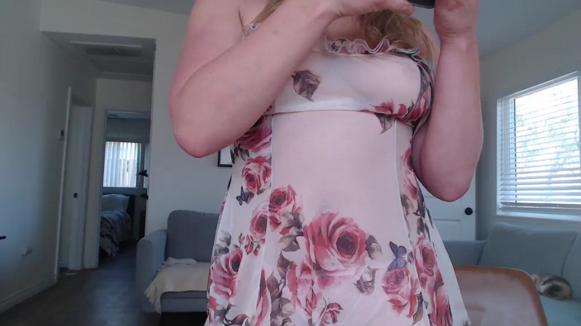 Gallery image thumbnail from VeronicaOMG's myfreecams stream on, 11/02/2024, 20:15 image 12 of 20