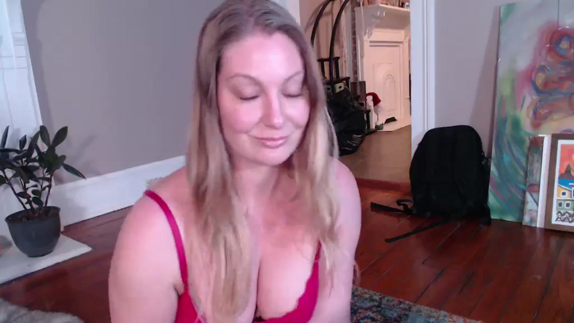 Gallery image thumbnail from VeronicaOMG's myfreecams stream on, 12/12/2024, 22:17 image 16 of 20