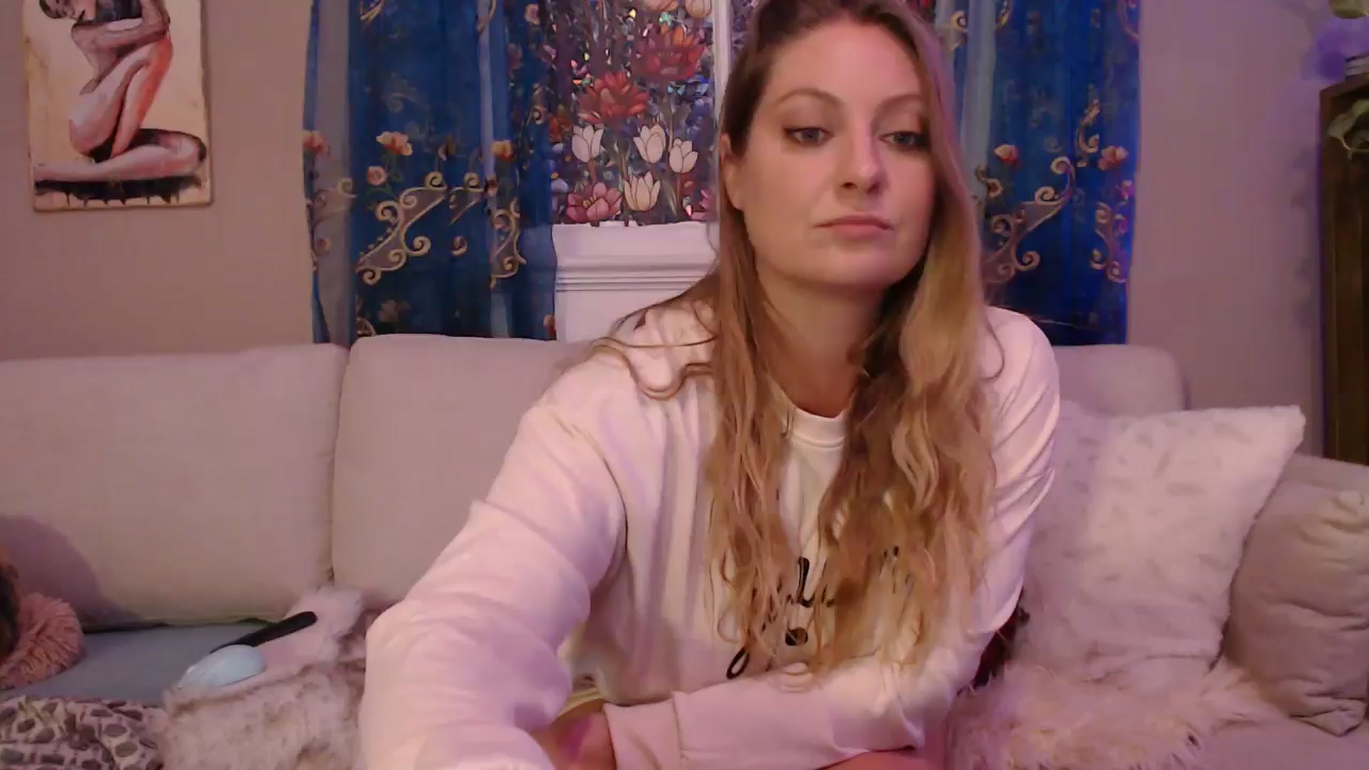 Gallery image thumbnail from VeronicaOMG's myfreecams stream on, 01/09/2025, 01:45 image 7 of 20