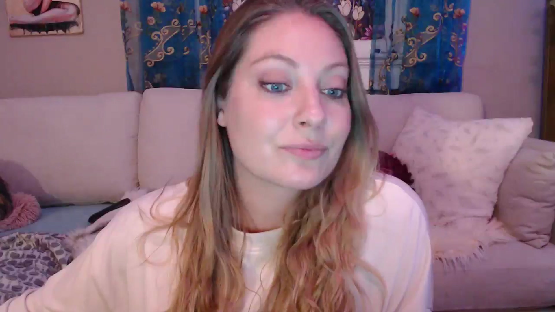 Gallery image thumbnail from VeronicaOMG's myfreecams stream on, 01/09/2025, 01:45 image 19 of 20