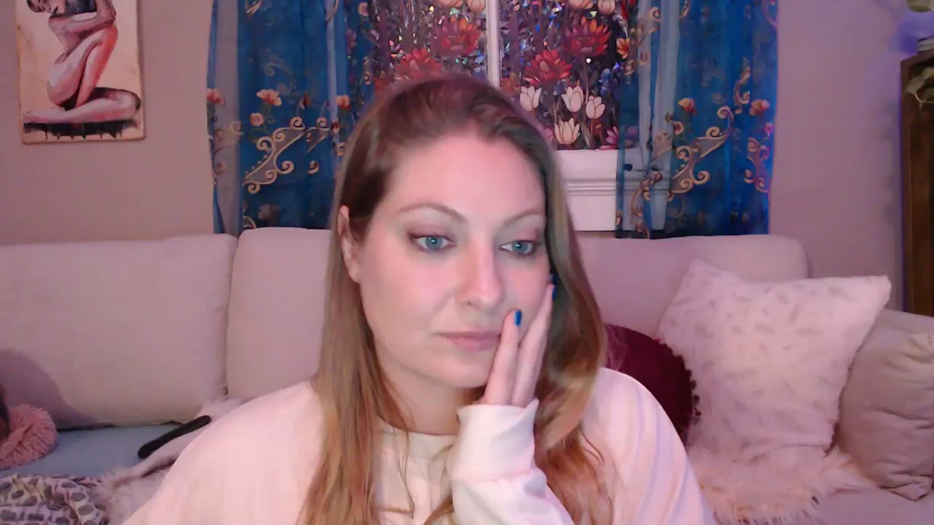 Gallery image thumbnail from VeronicaOMG's myfreecams stream on, 01/09/2025, 01:45 image 16 of 20