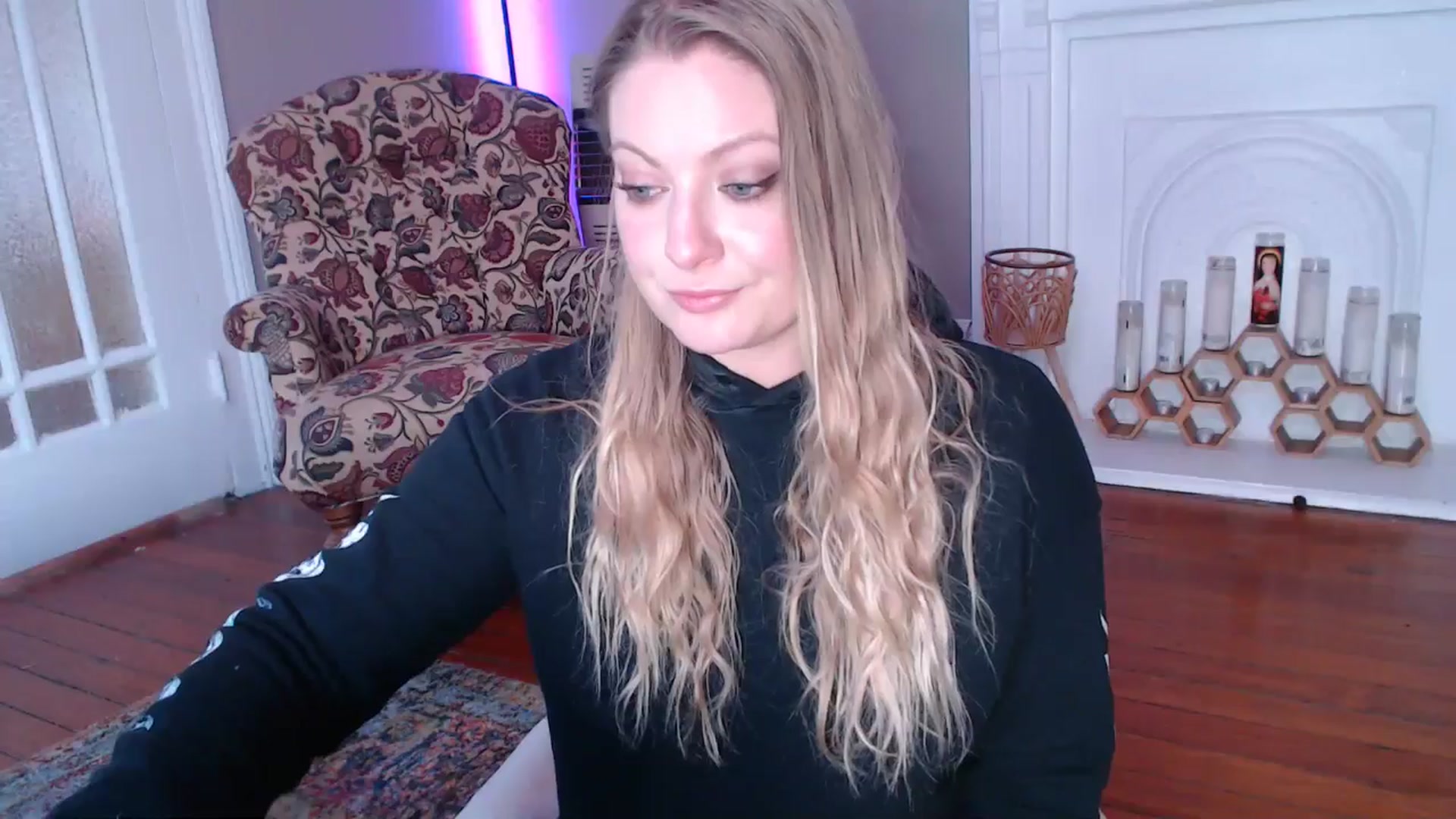 Gallery image thumbnail from VeronicaOMG's myfreecams stream on, 01/09/2025, 17:39 image 13 of 20