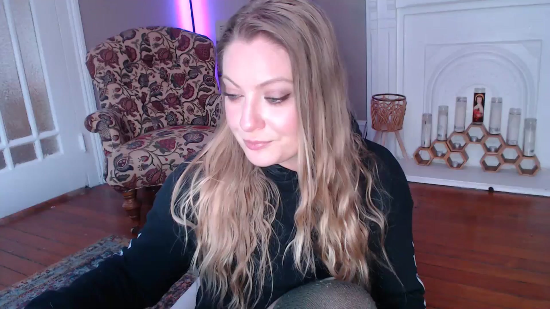 Gallery image thumbnail from VeronicaOMG's myfreecams stream on, 01/09/2025, 17:39 image 1 of 20