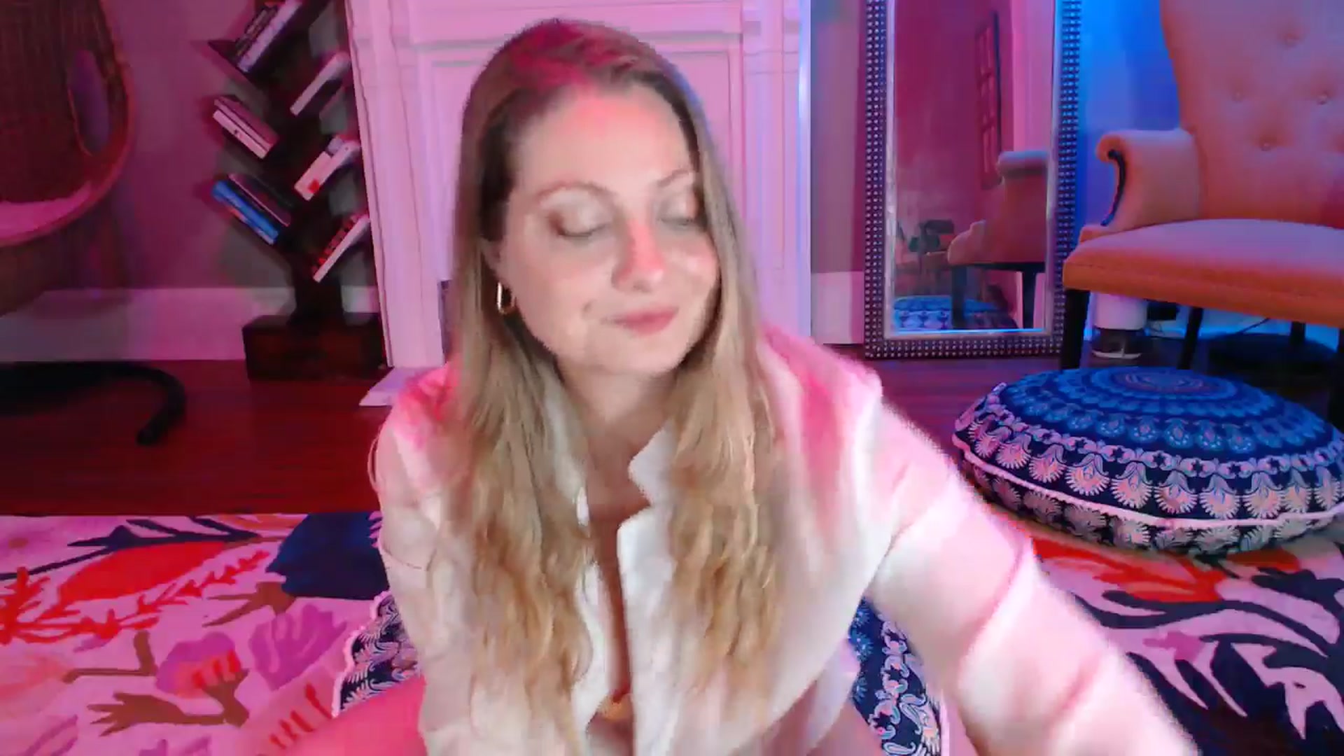 Gallery image thumbnail from VeronicaOMG's myfreecams stream on, 01/17/2025, 02:17 image 6 of 20