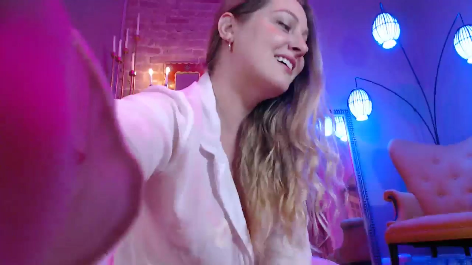 Gallery image thumbnail from VeronicaOMG's myfreecams stream on, 01/17/2025, 02:17 image 10 of 20