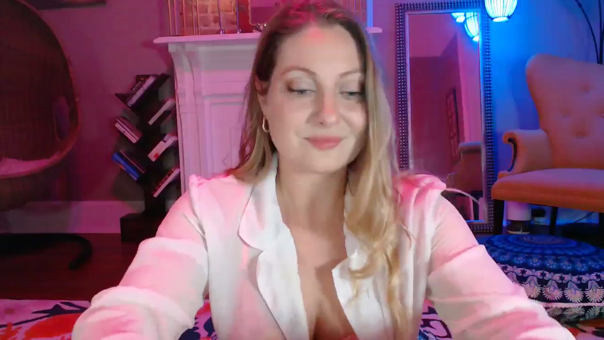 Gallery image thumbnail from VeronicaOMG's myfreecams stream on, 01/17/2025, 02:17 image 9 of 20