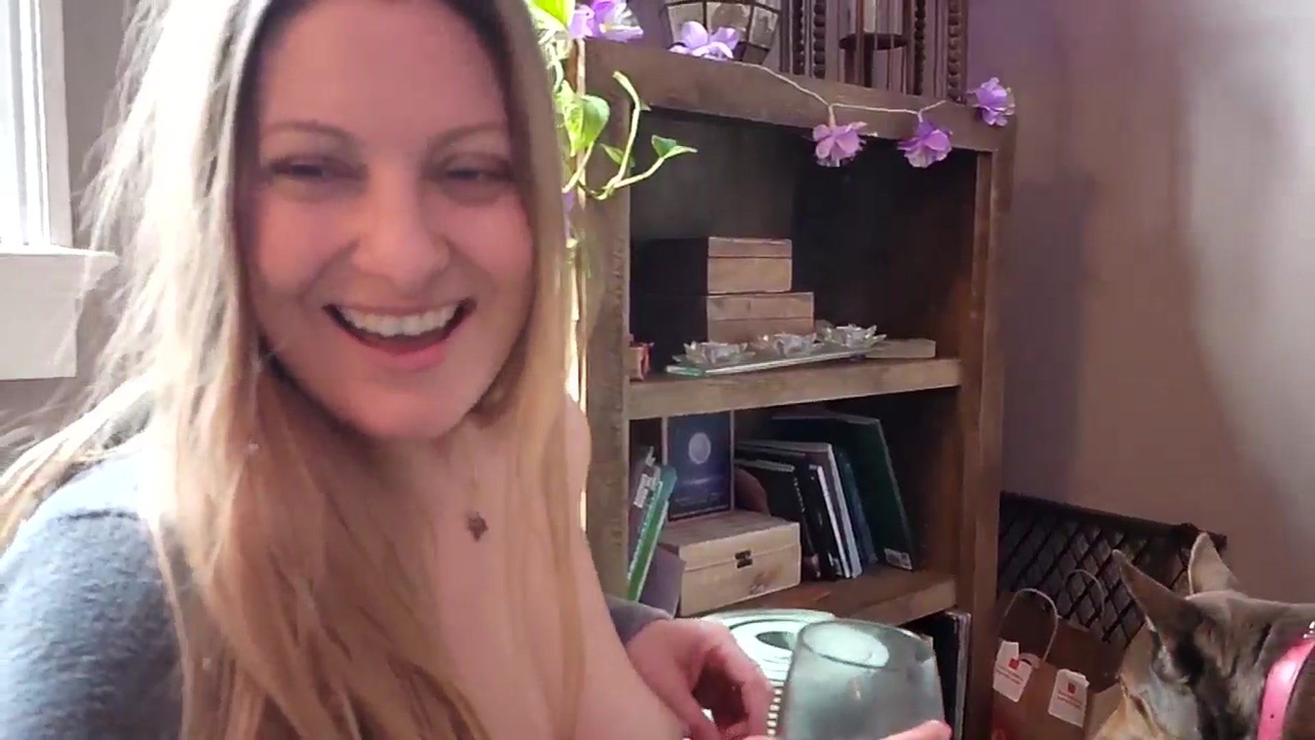 Gallery image thumbnail from VeronicaOMG's myfreecams stream on, 02/21/2025, 20:08 image 19 of 20