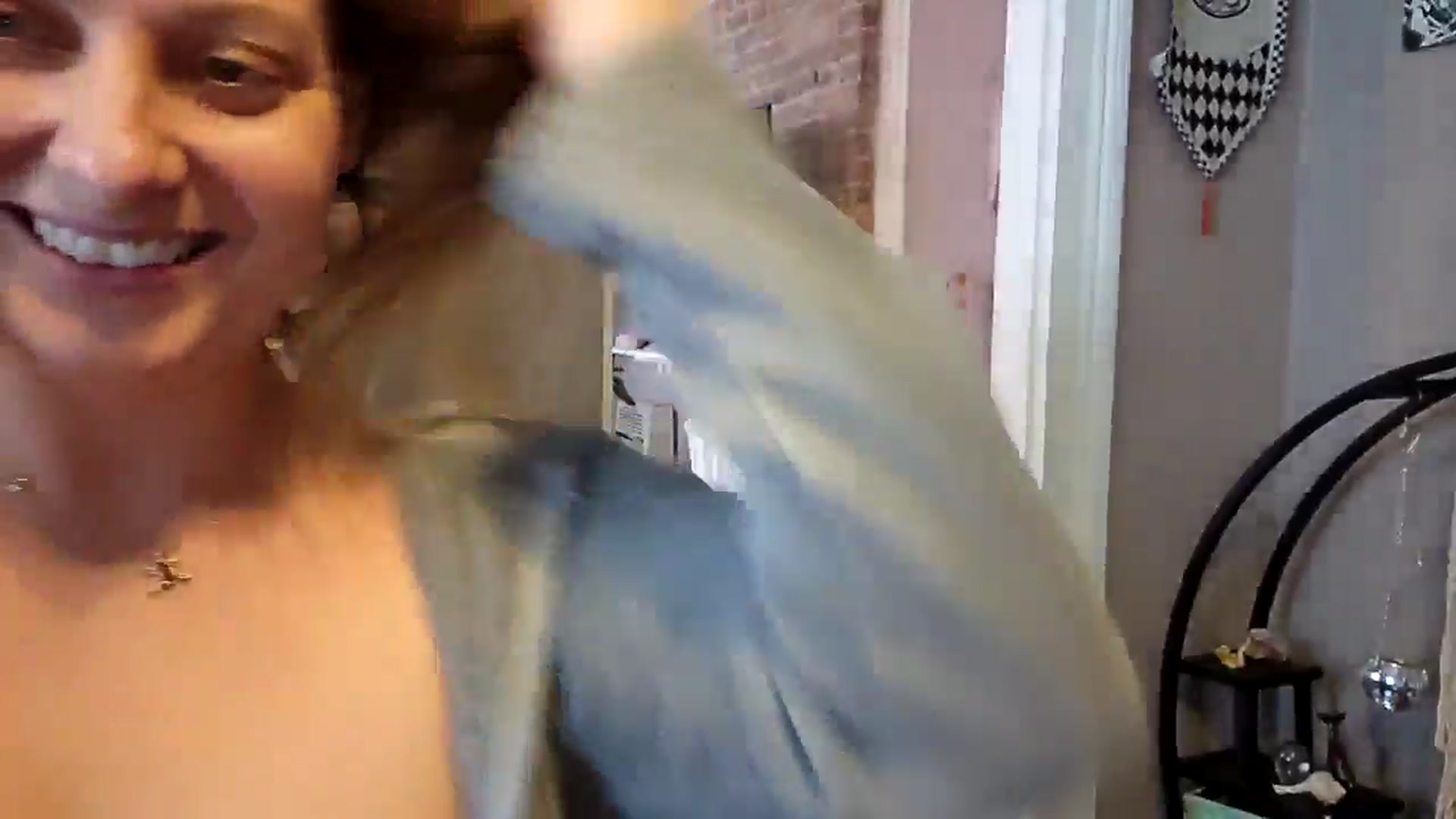Gallery image thumbnail from VeronicaOMG's myfreecams stream on, 02/21/2025, 20:08 image 17 of 20