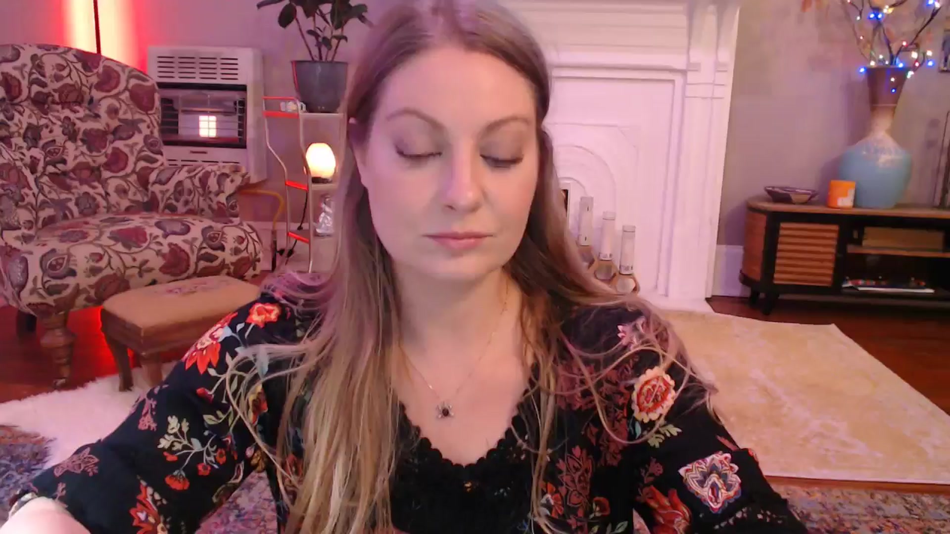 Gallery image thumbnail from VeronicaOMG's myfreecams stream on, 02/25/2025, 24:07 image 3 of 20