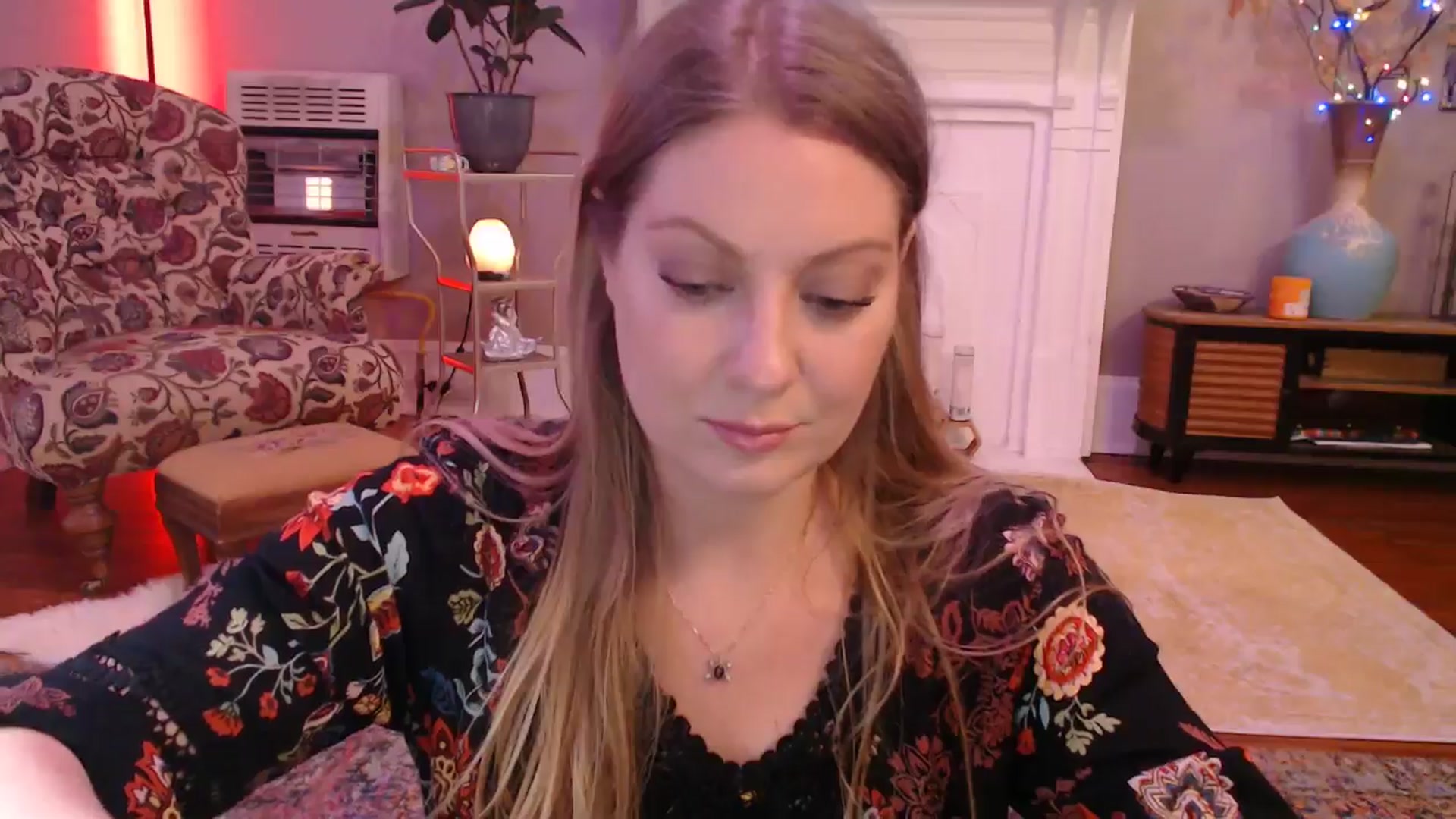Gallery image thumbnail from VeronicaOMG's myfreecams stream on, 02/25/2025, 24:07 image 6 of 20