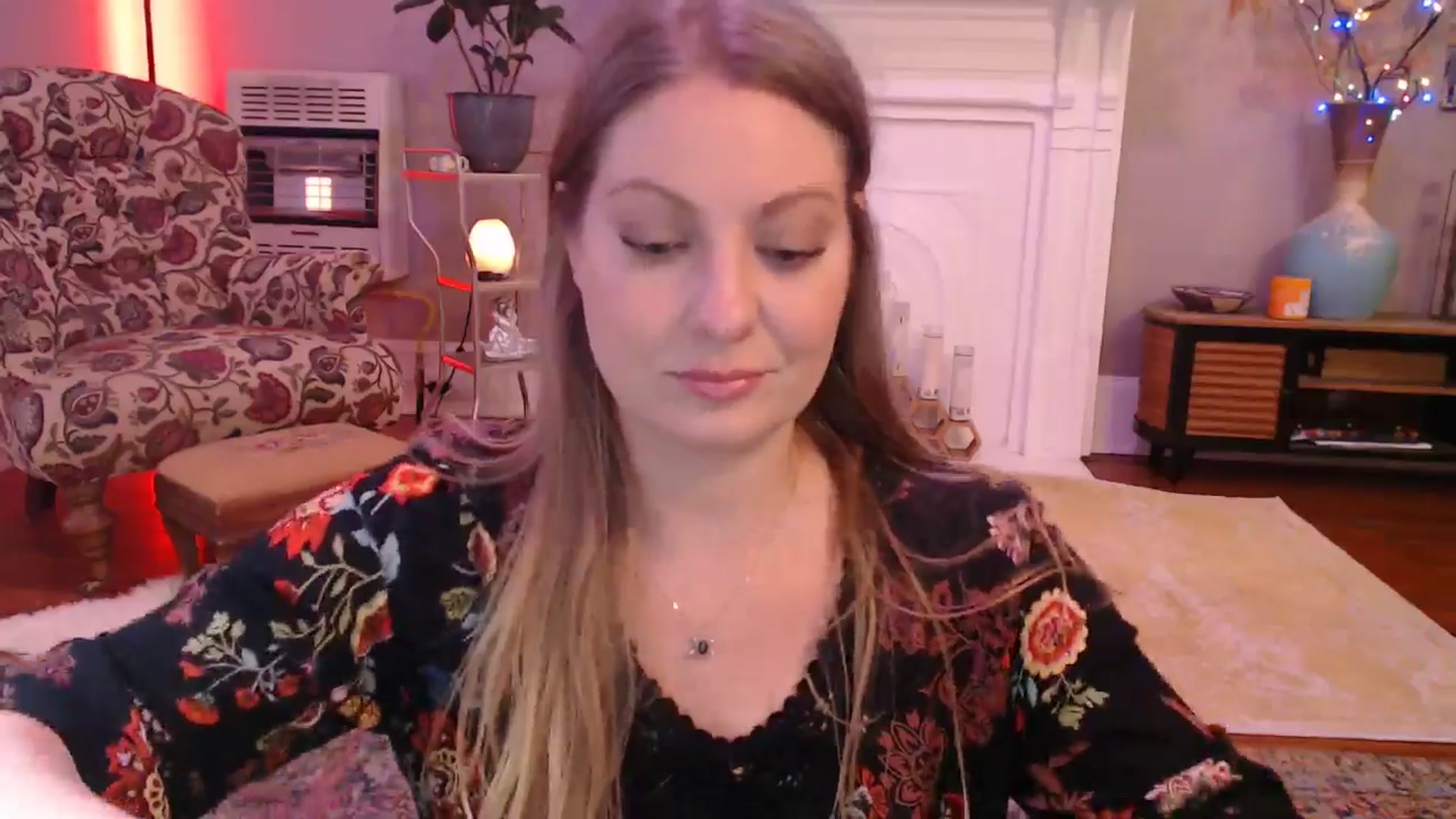 Gallery image thumbnail from VeronicaOMG's myfreecams stream on, 02/25/2025, 24:07 image 4 of 20